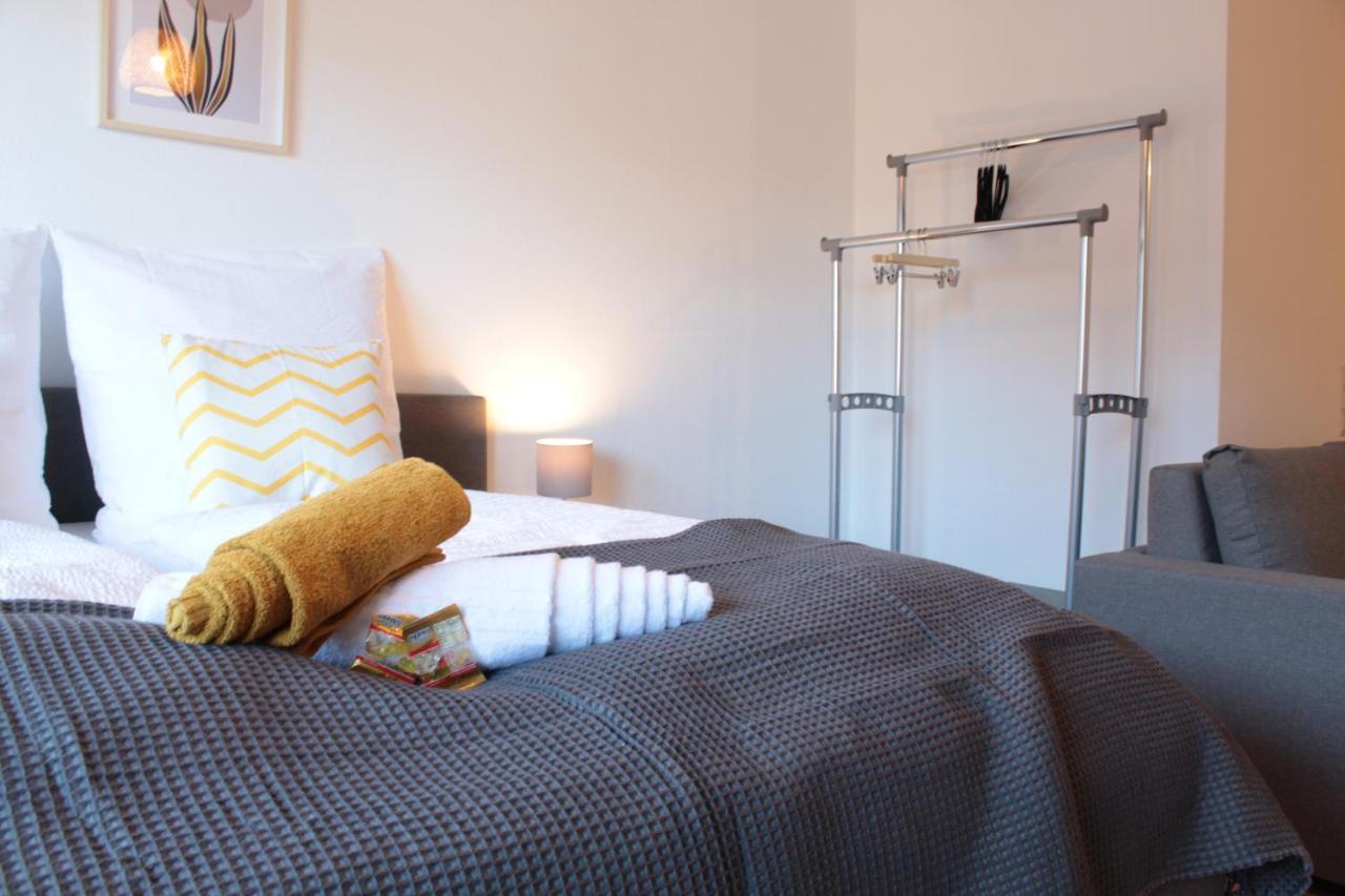 Zentral. Stylisch. Balkon & Parkplatz. Netflix Apartment Holzgerlingen Exterior photo